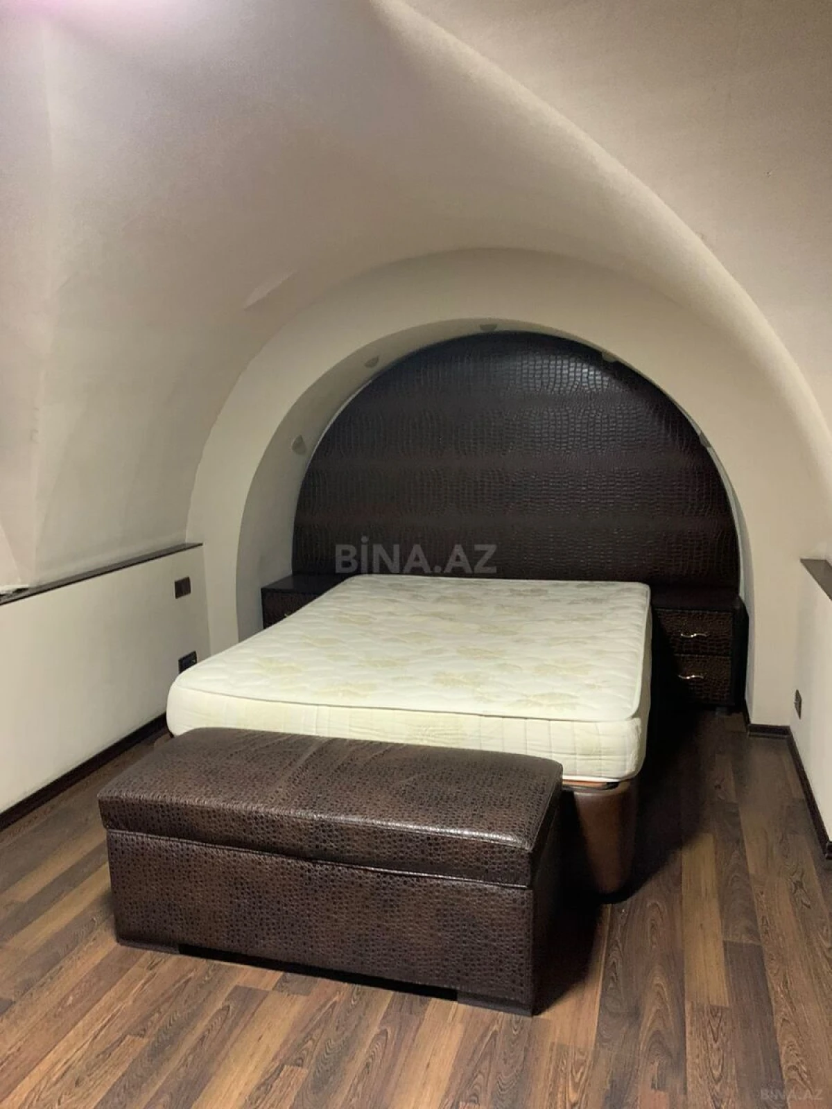 Satılır 4 otaqlı mənzil 115 m²