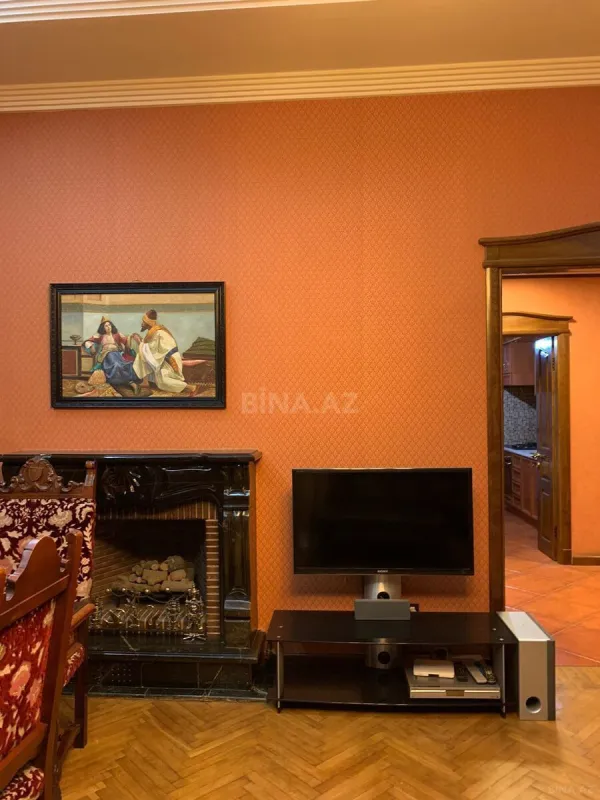 Satılır 4 otaqlı mənzil 115 m²