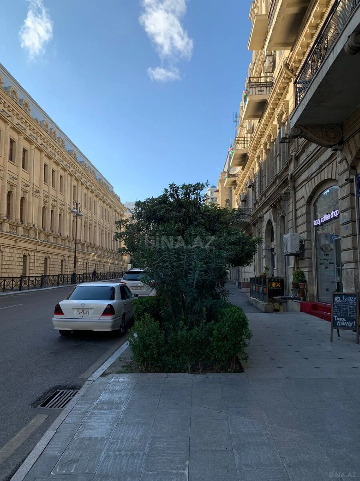 Satılır 4 otaqlı mənzil 115 m²