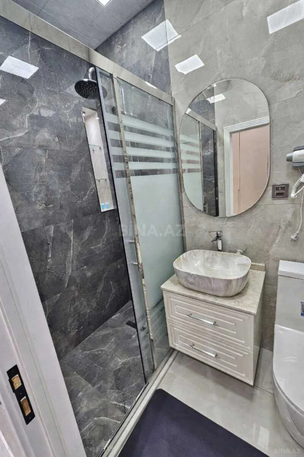 Satılır 3 otaqlı mənzil 95 m²