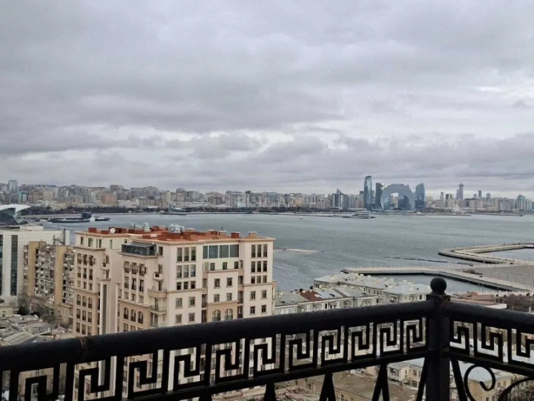 Satılır 2 otaqlı mənzil 100 m²