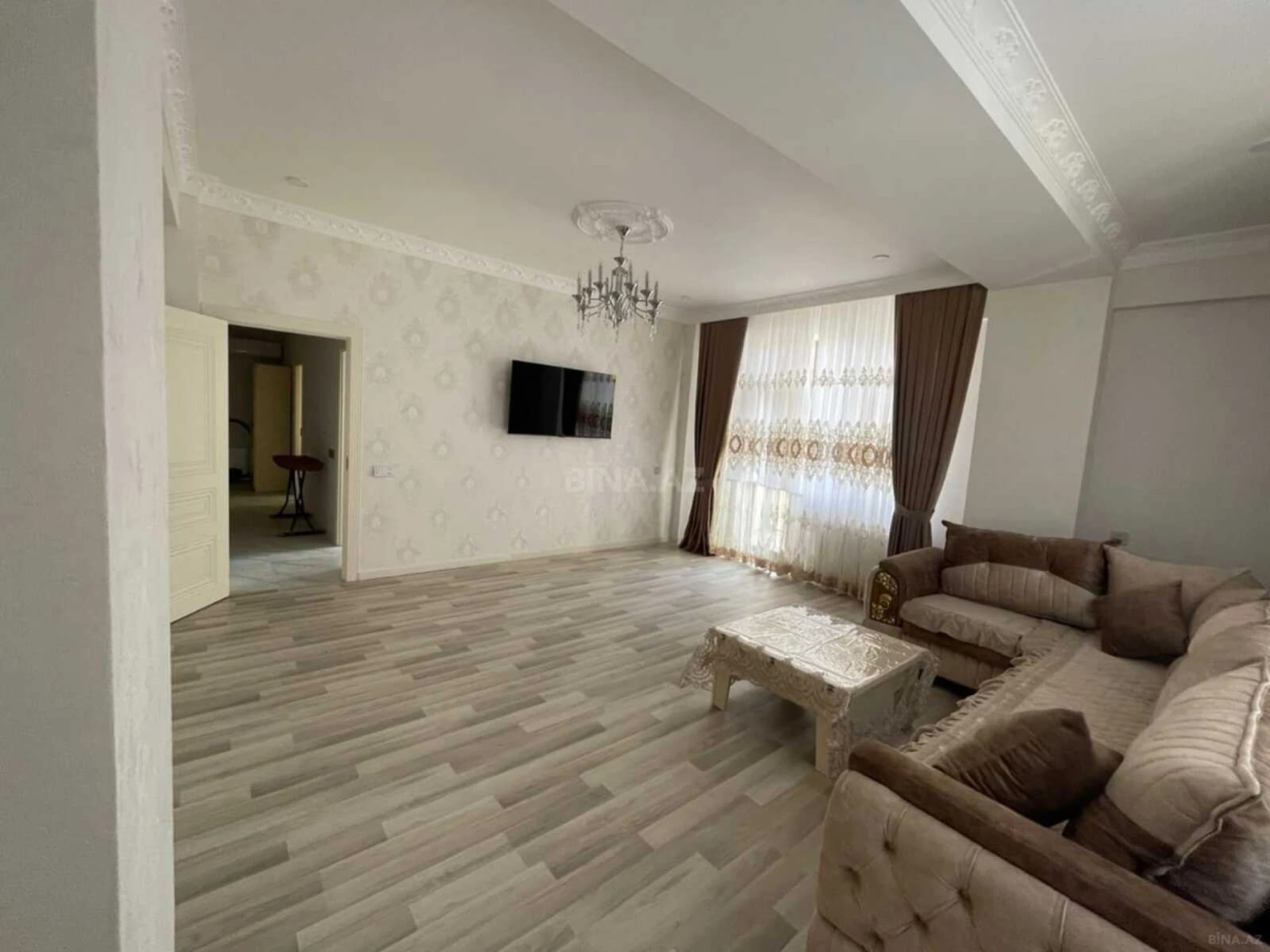 Kirayə verilir 3 otaqlı mənzil 145 m²