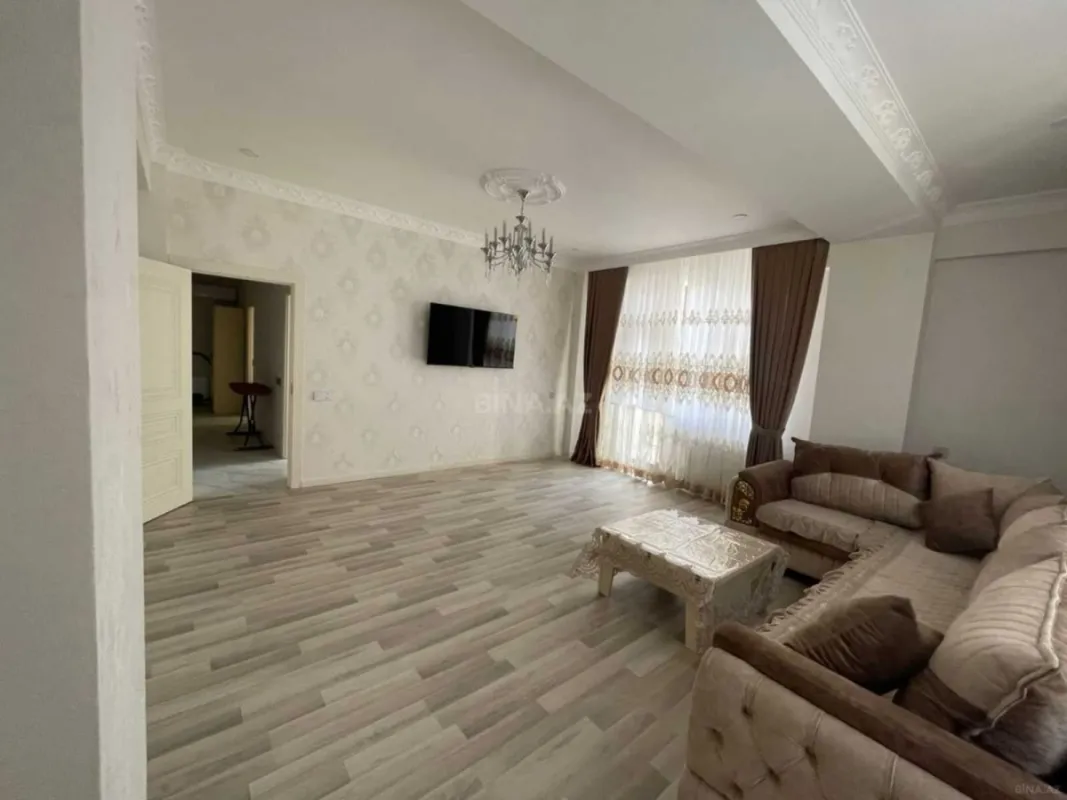 Kirayə verilir 3 otaqlı mənzil 145 m²