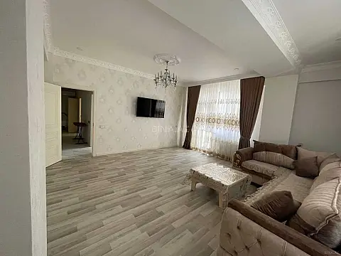 Kirayə verilir 3 otaqlı mənzil 145 m²