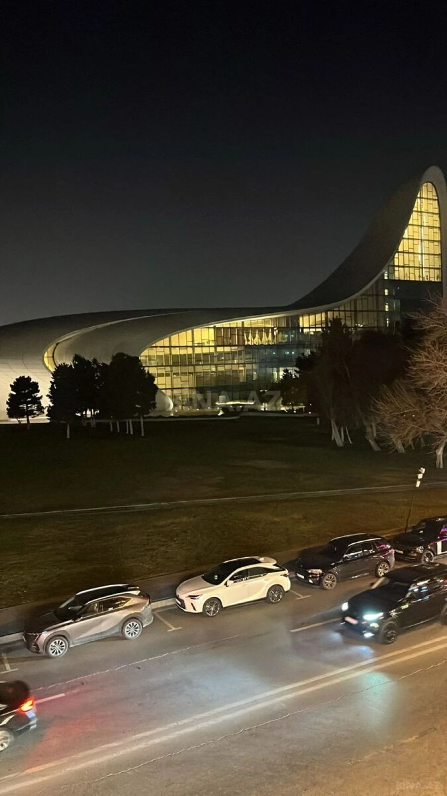 Kirayə verilir 3 otaqlı mənzil 145 m²