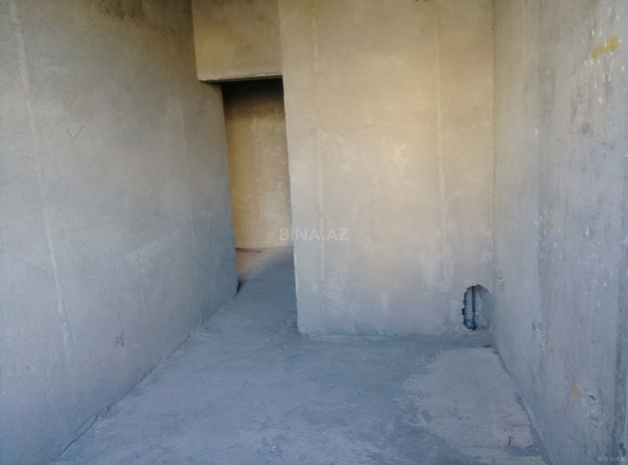 Satılır 3 otaqlı mənzil 135 m²