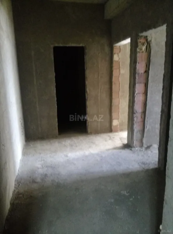 Satılır 3 otaqlı mənzil 135 m²