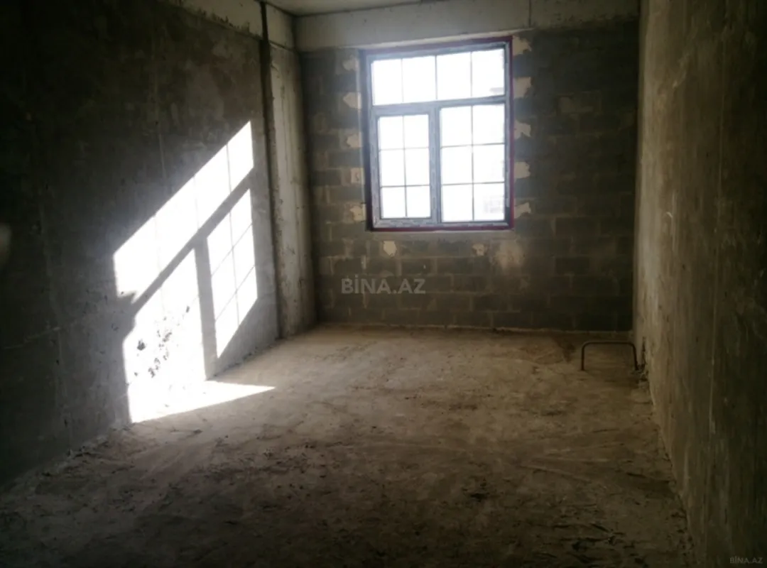 Satılır 3 otaqlı mənzil 135 m²