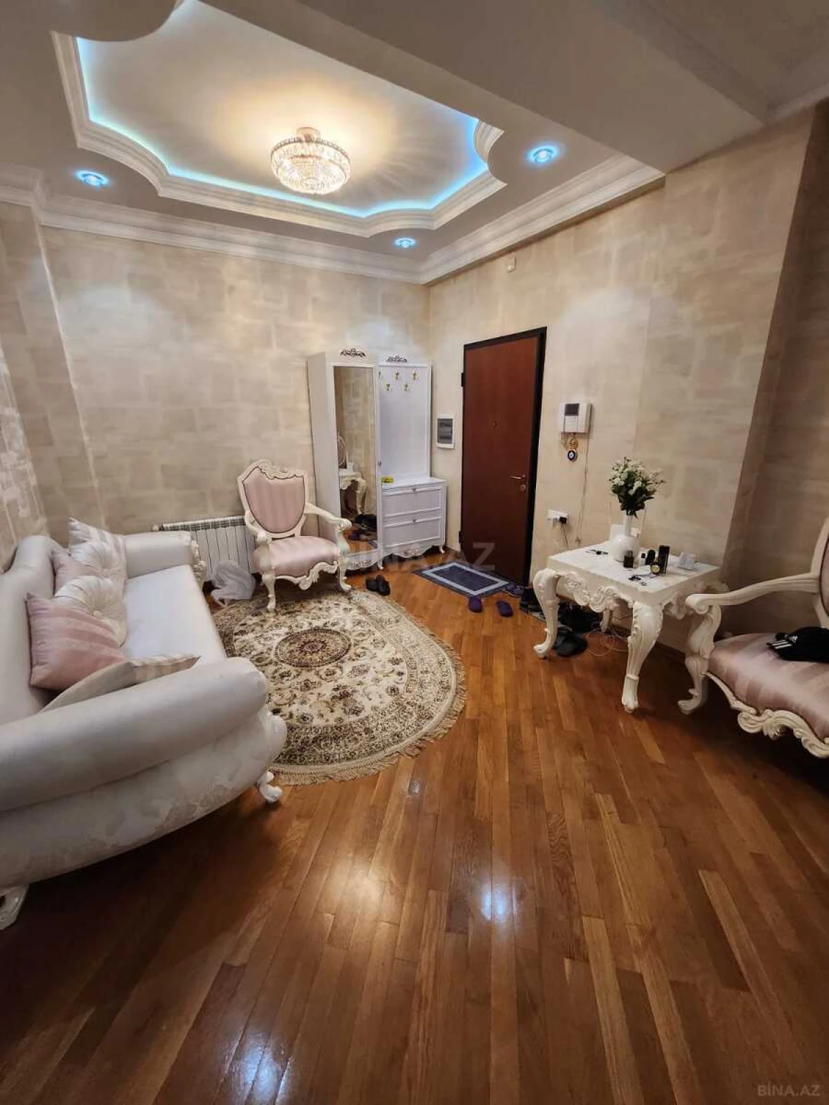 Kirayə verilir 3 otaqlı mənzil 120 m²