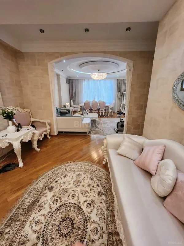 Kirayə verilir 3 otaqlı mənzil 120 m²