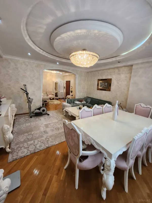 Kirayə verilir 3 otaqlı mənzil 120 m²