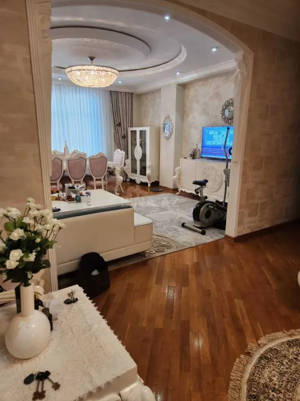 Kirayə verilir 3 otaqlı mənzil 120 m²