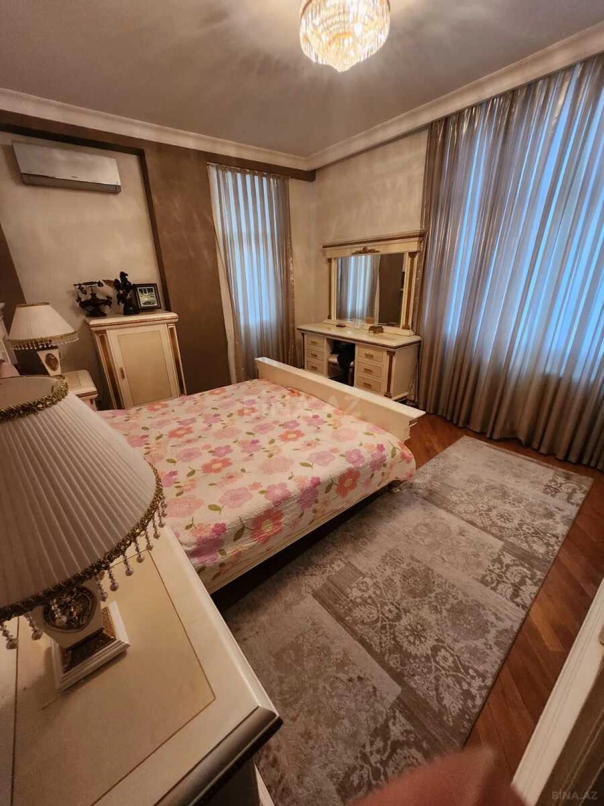 Kirayə verilir 3 otaqlı mənzil 120 m²