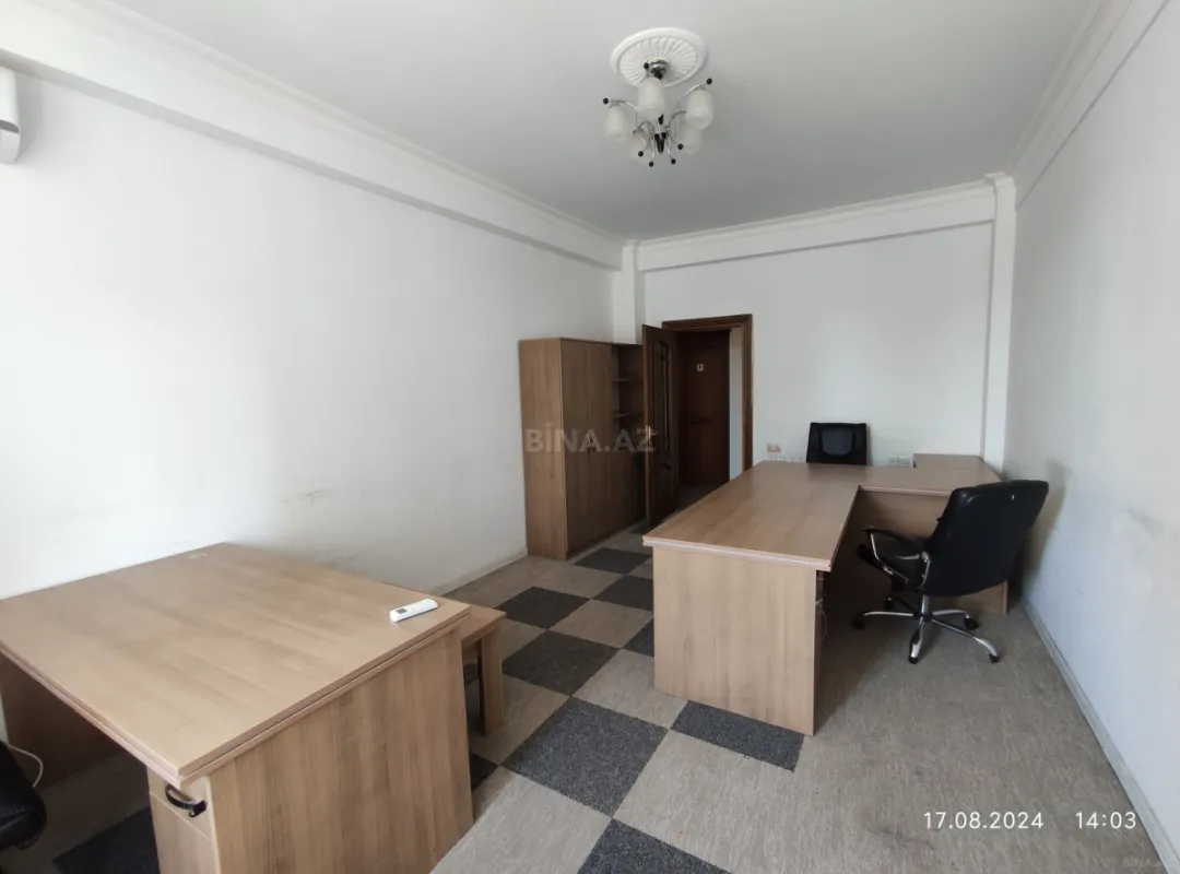 Satılır 4 otaqlı mənzil 170 m²