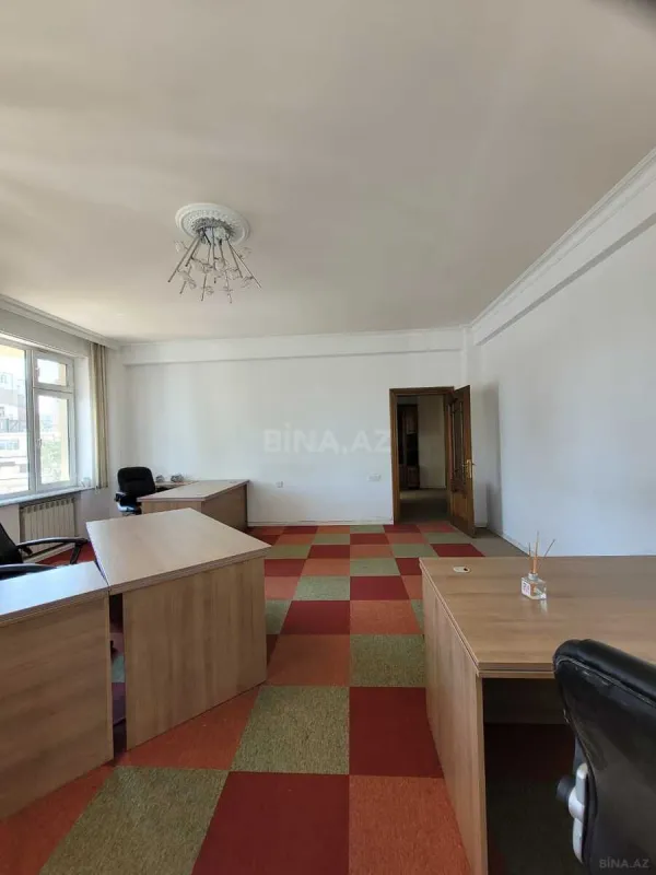 Satılır 4 otaqlı mənzil 170 m²