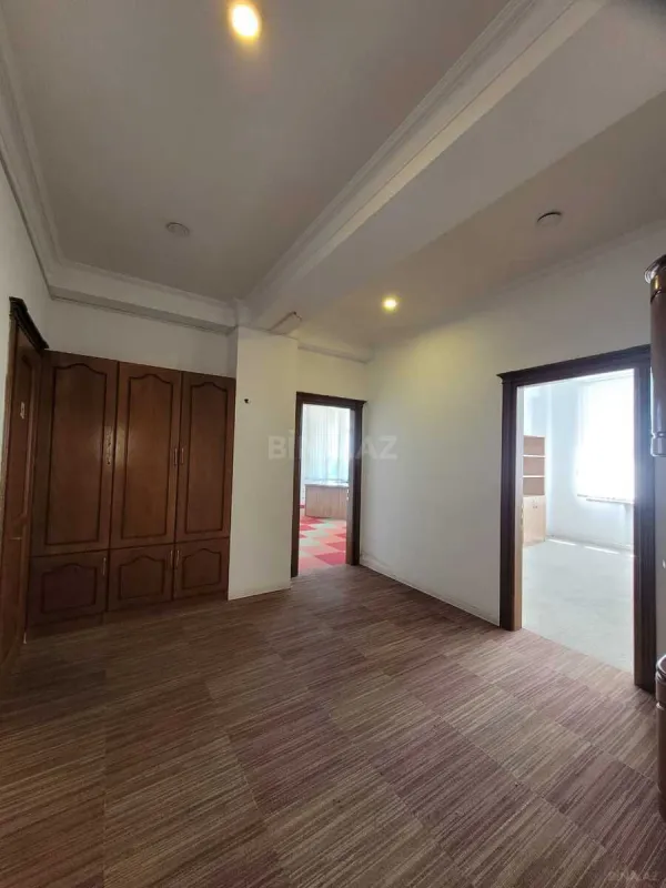 Satılır 4 otaqlı mənzil 170 m²