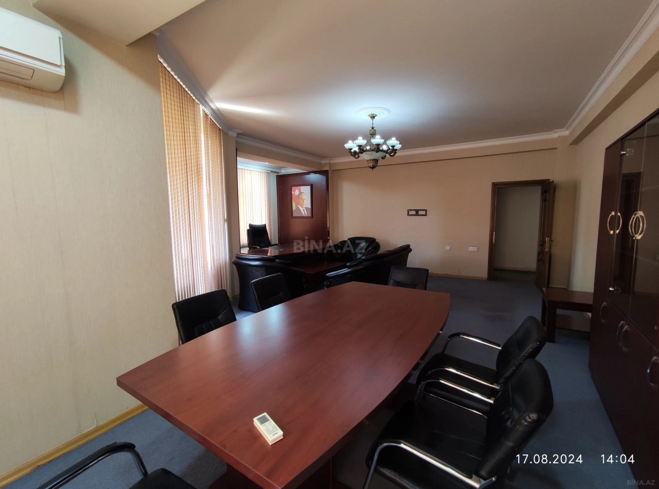 Satılır 4 otaqlı mənzil 170 m²