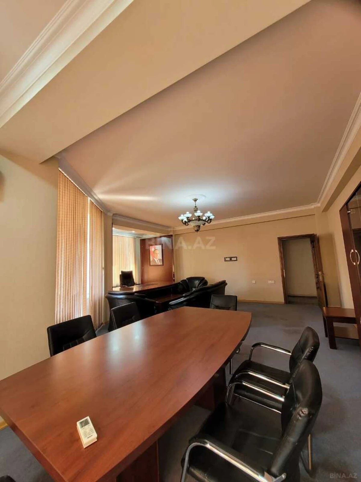 Satılır 4 otaqlı mənzil 170 m²