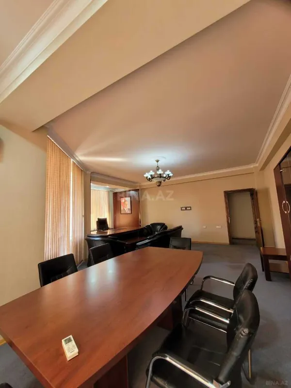 Satılır 4 otaqlı mənzil 170 m²