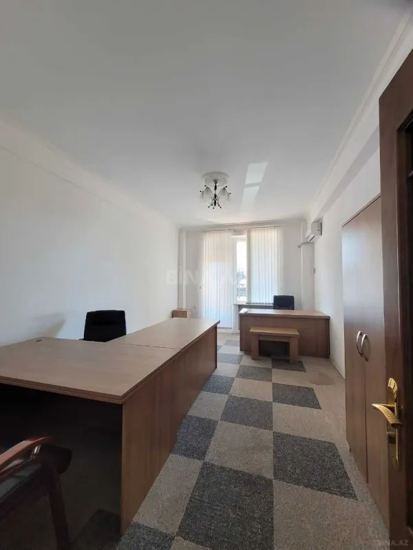Satılır 4 otaqlı mənzil 170 m²