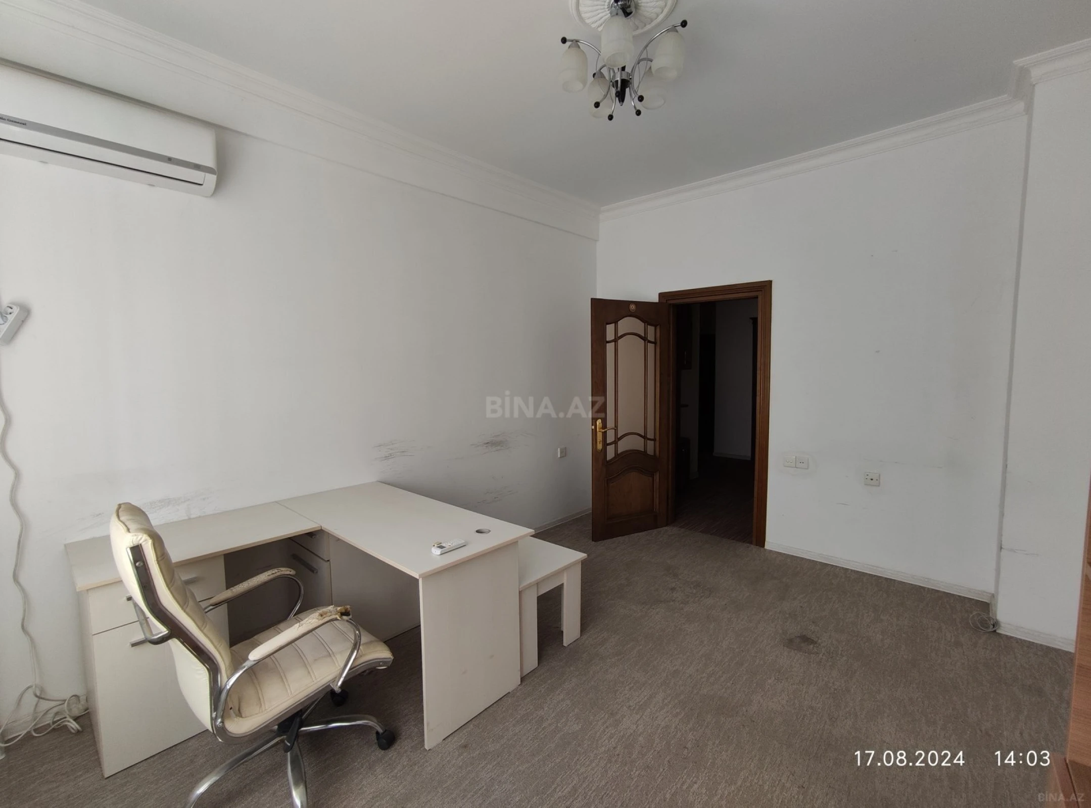 Satılır 4 otaqlı mənzil 170 m²