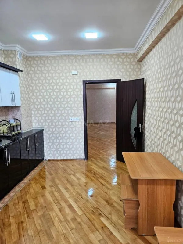 Satılır 3 otaqlı mənzil 140 m²