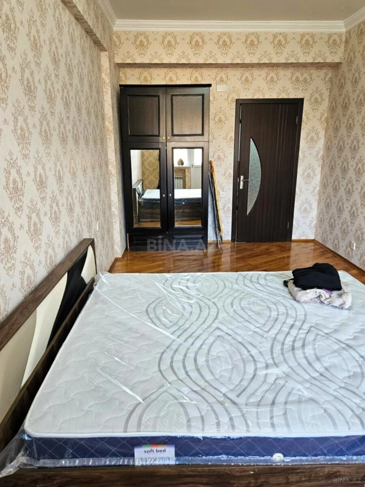 Satılır 3 otaqlı mənzil 140 m²