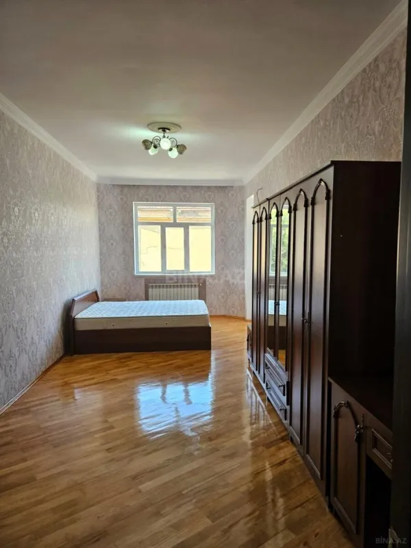Satılır 3 otaqlı mənzil 140 m²