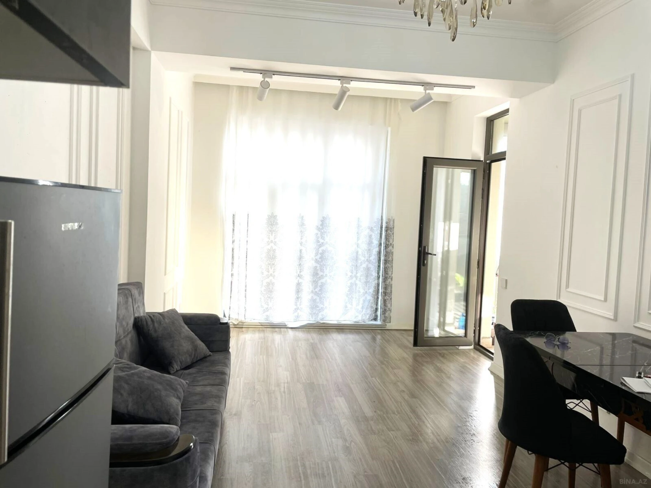 Kirayə verilir 2 otaqlı mənzil 60 m²