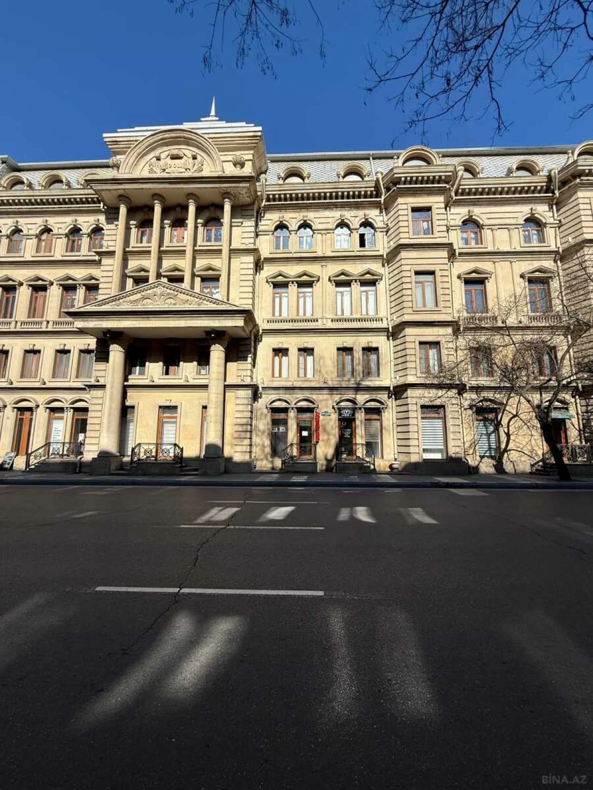 Kirayə verilir obyekt 100 m²