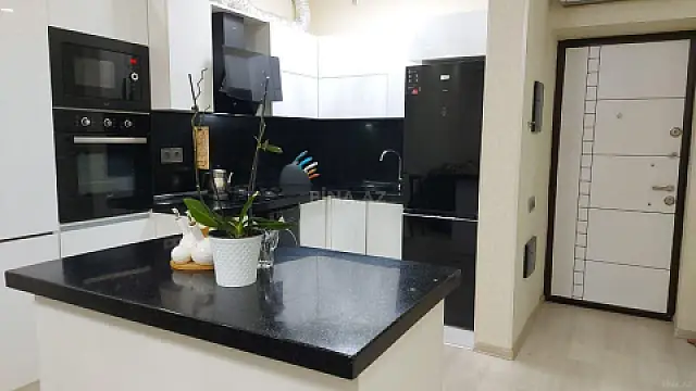 Satılır 2 otaqlı mənzil 66 m²