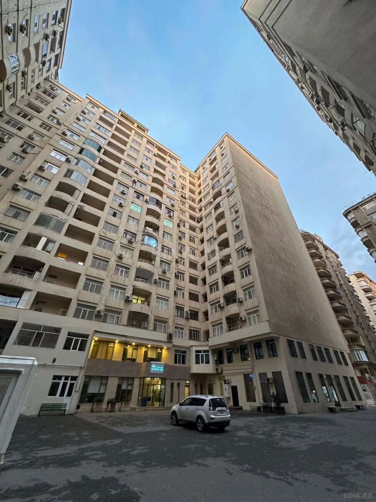Kirayə verilir 2 otaqlı mənzil 90 m²