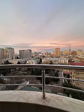 Kirayə verilir 2 otaqlı mənzil 90 m²