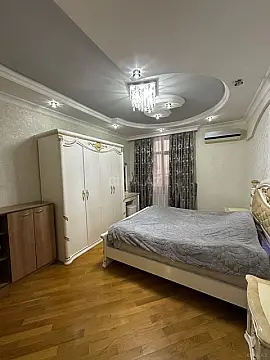 Kirayə verilir 2 otaqlı mənzil 90 m²