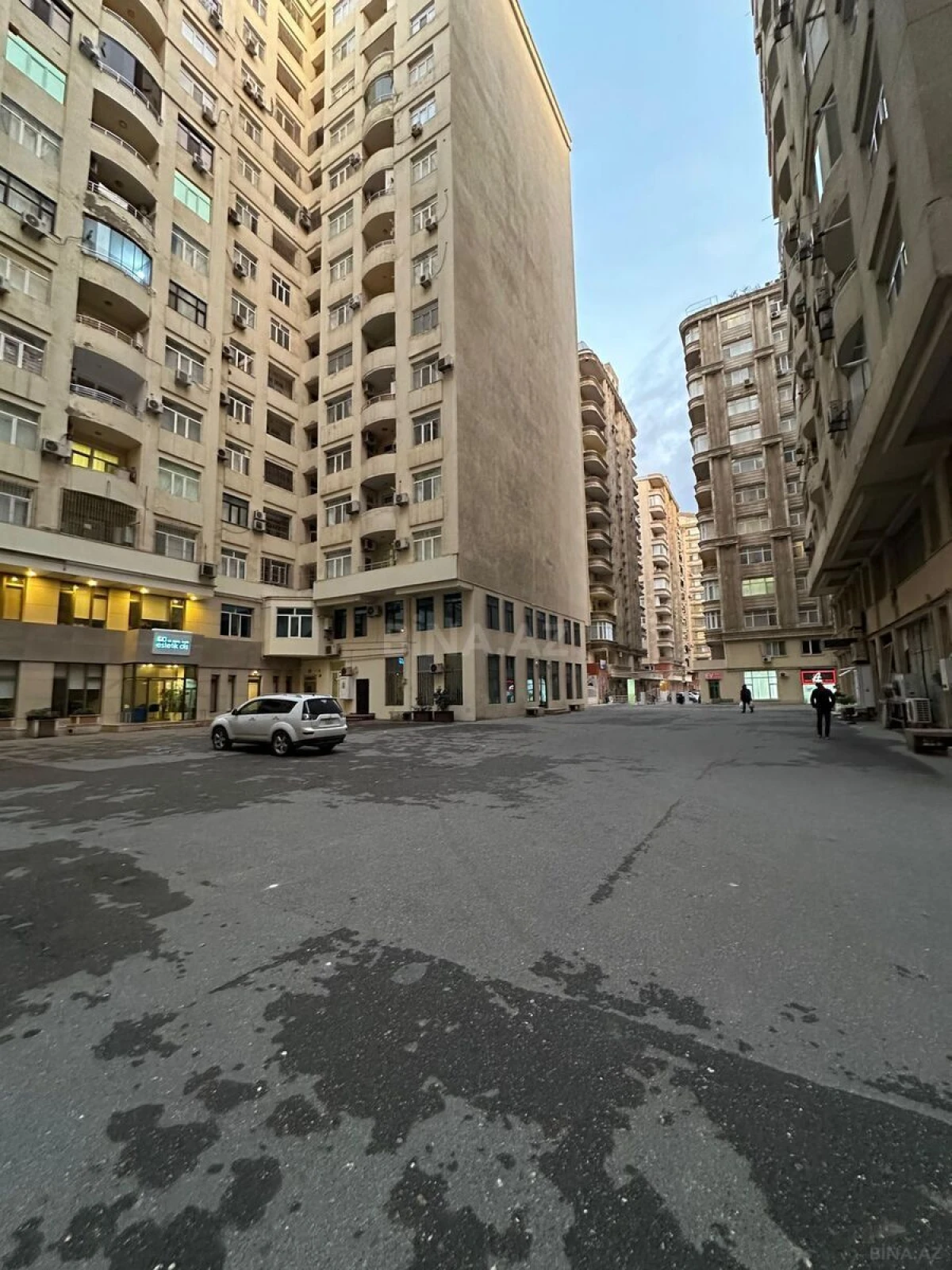 Kirayə verilir 2 otaqlı mənzil 90 m²