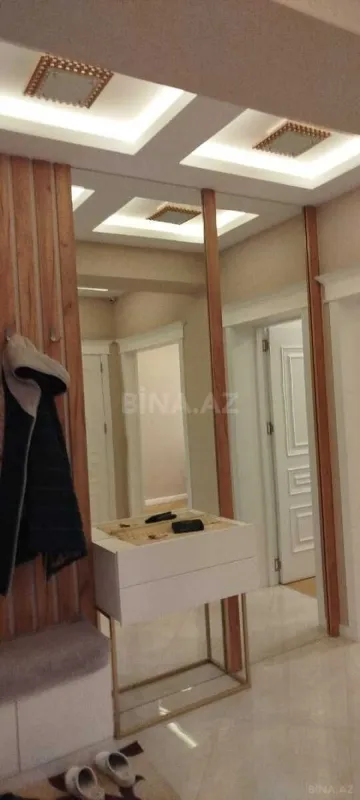 Kirayə verilir 2 otaqlı mənzil 104 m²