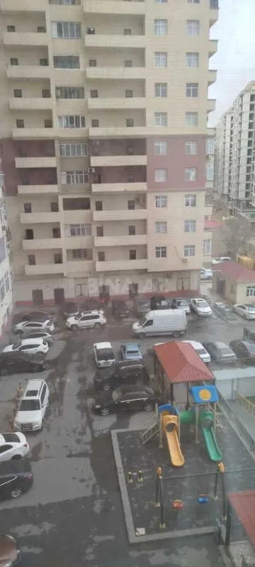 Kirayə verilir 2 otaqlı mənzil 104 m²