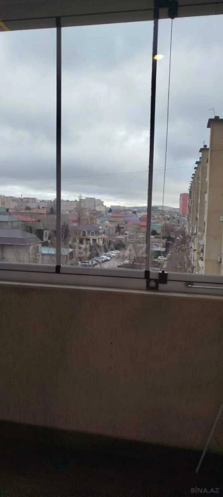 Kirayə verilir 2 otaqlı mənzil 104 m²