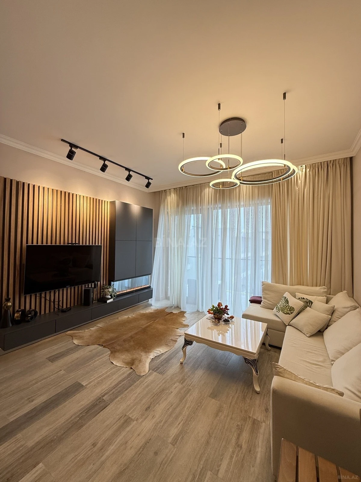 Satılır 3 otaqlı mənzil 98 m²