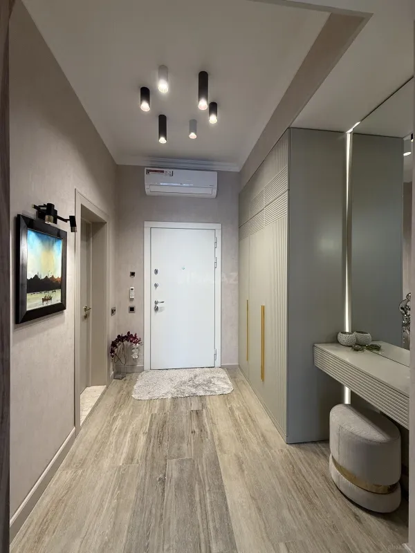 Satılır 3 otaqlı mənzil 98 m²