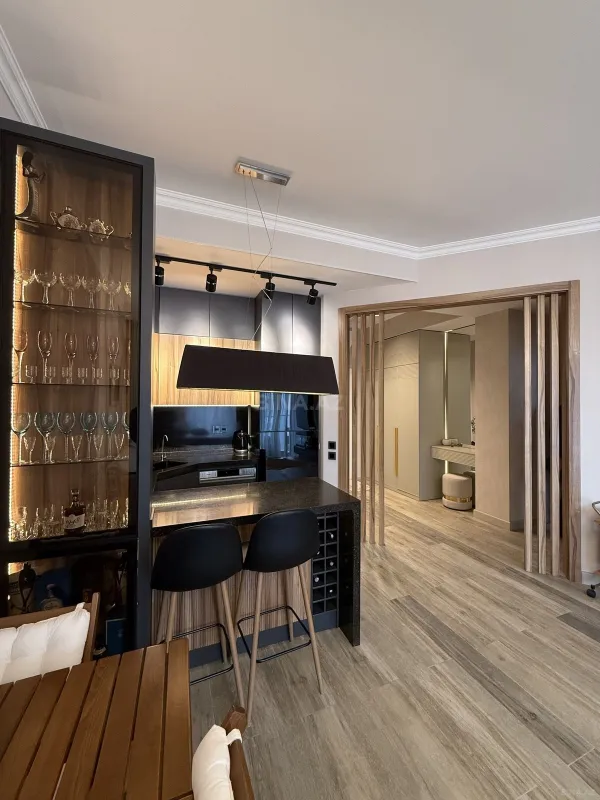 Satılır 3 otaqlı mənzil 98 m²