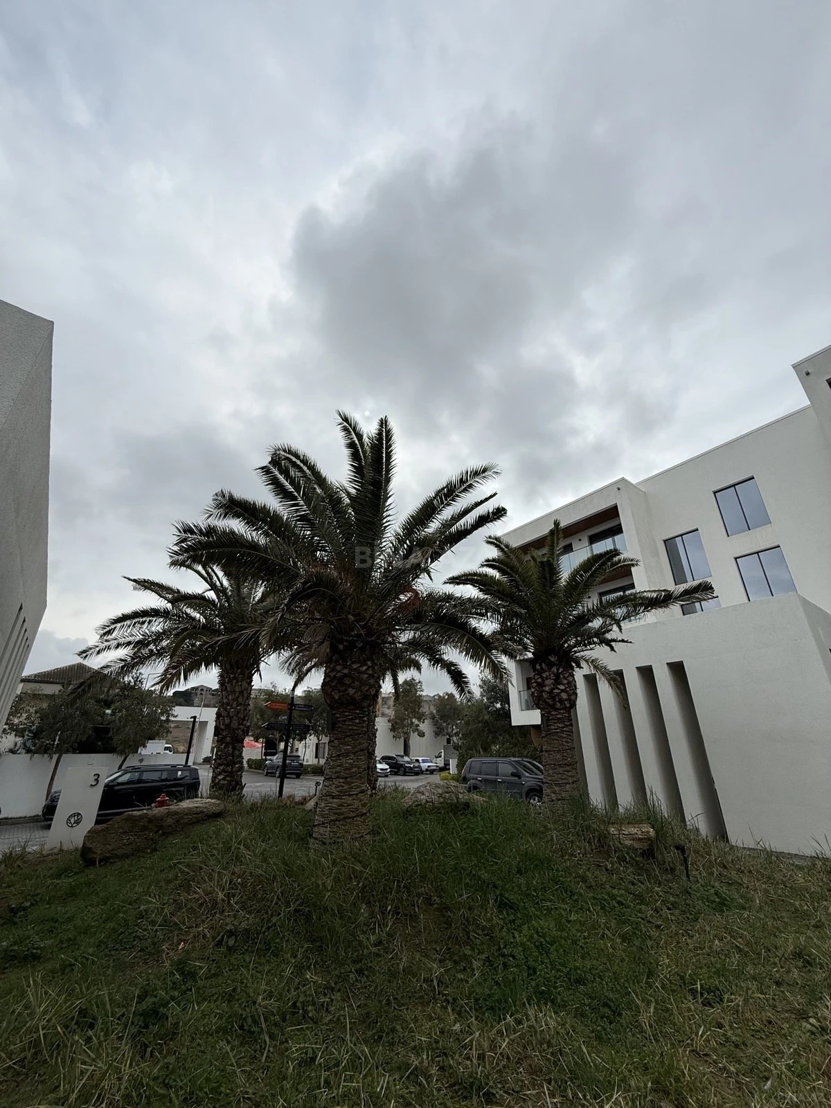 Satılır 3 otaqlı mənzil 98 m²