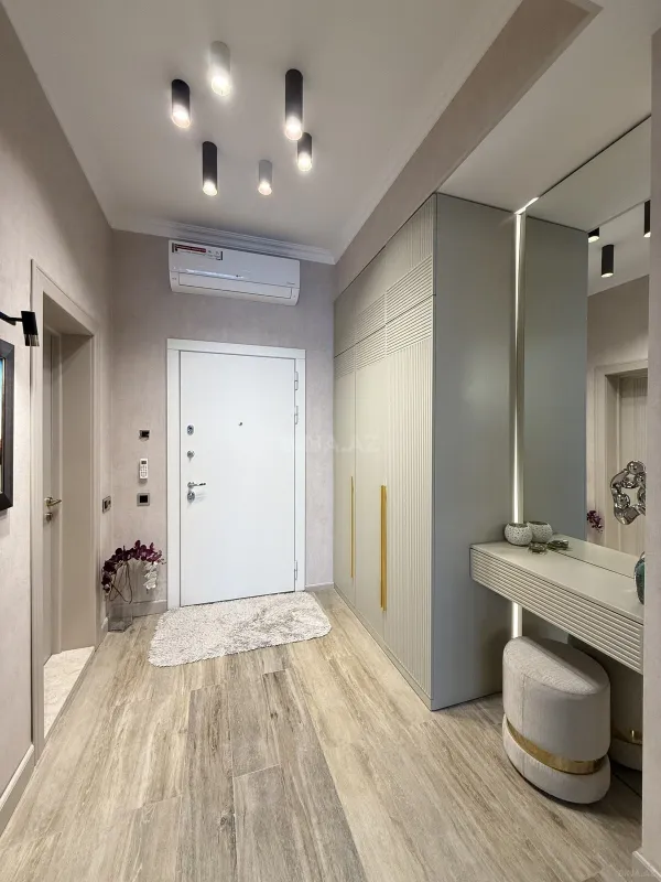 Satılır 3 otaqlı mənzil 98 m²