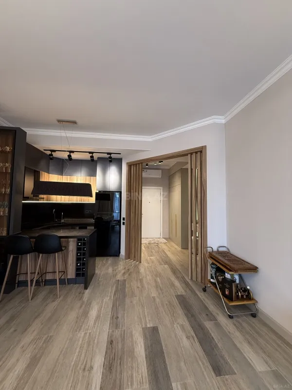 Satılır 3 otaqlı mənzil 98 m²