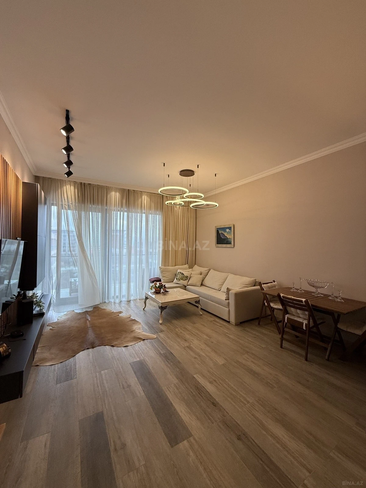 Satılır 3 otaqlı mənzil 98 m²