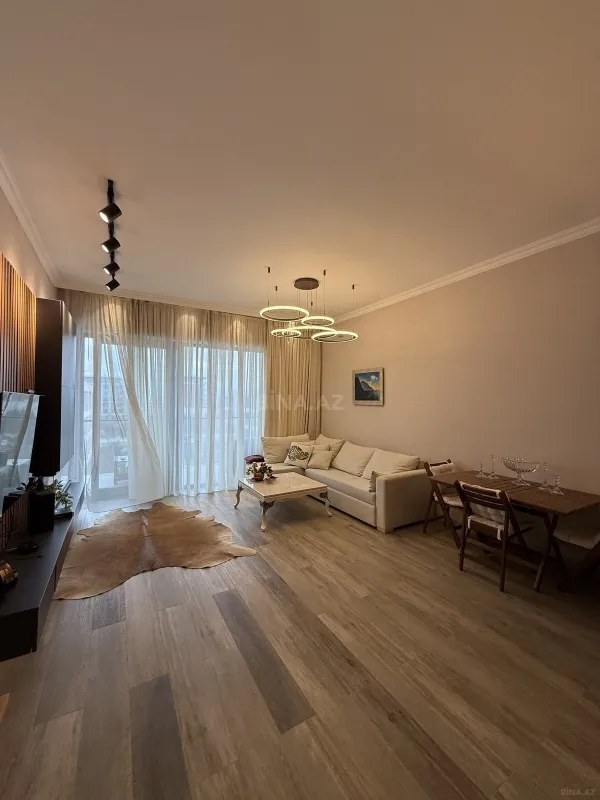 Satılır 3 otaqlı mənzil 98 m²
