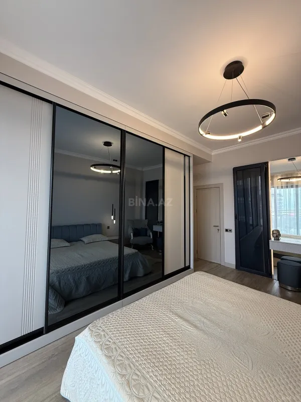 Satılır 3 otaqlı mənzil 98 m²