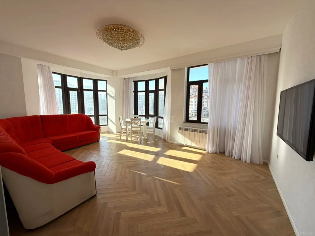 Satılır 2 otaqlı mənzil 85 m²