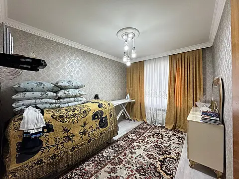 Satılır 5 otaqlı mənzil 110 m²