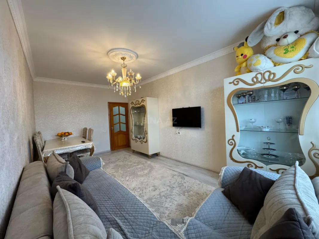 Satılır 5 otaqlı mənzil 110 m²